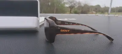Gafas de sol DKNY original (Mujer)con estuche - miniatura 3