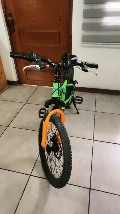 Bicicleta Totem 1100 20" verde para niños - miniatura 2