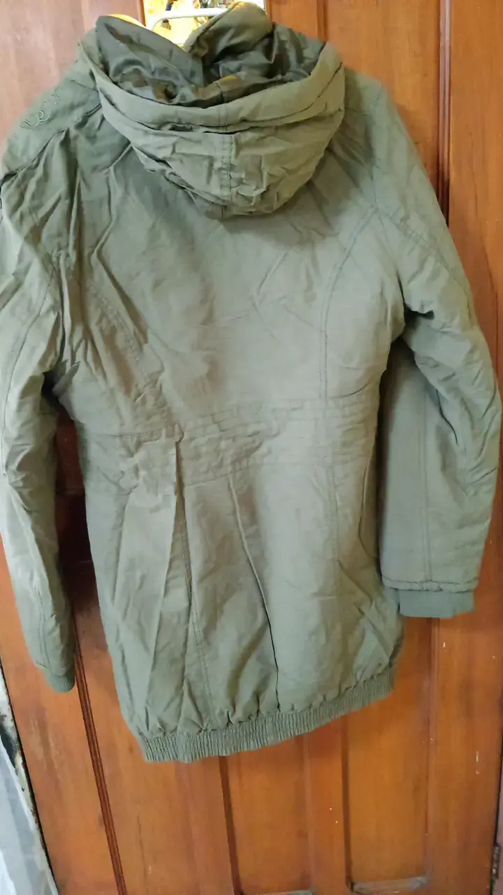 Parka verde con capucha para mujer - 2