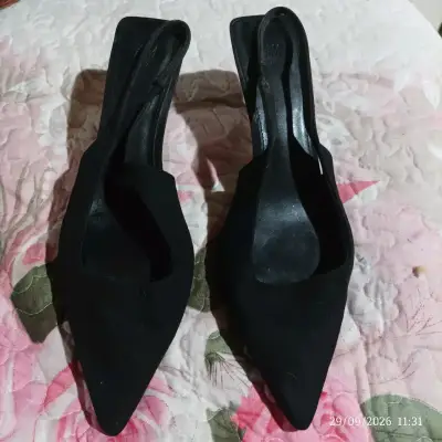 Zapatos de tacón negro H&M elegantes - miniatura 1