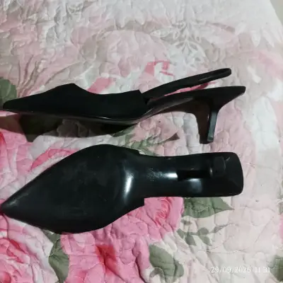 Zapatos de tacón negro H&M elegantes - miniatura 3