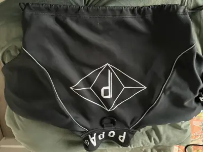 Top deportivo negro - miniatura 2