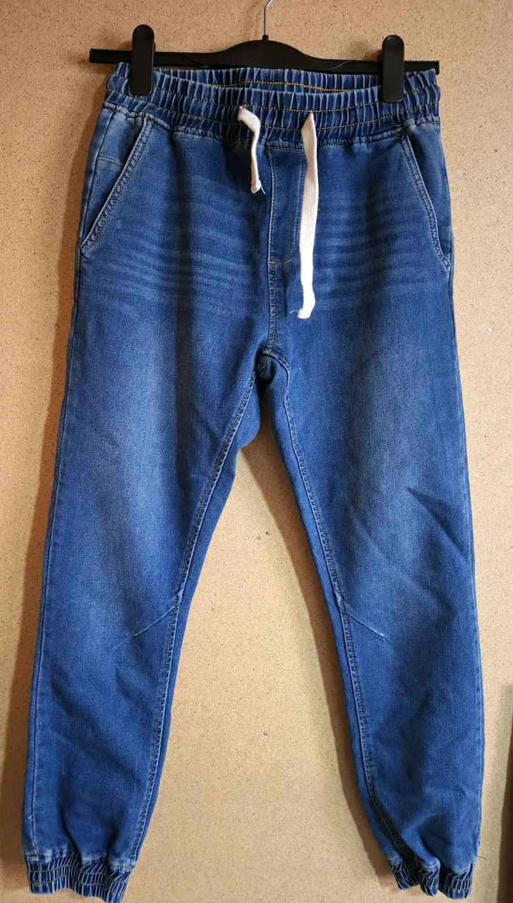 Pantalones jogger de mezclilla azul para hombre - 1