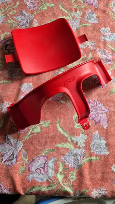 Accesorios rojos para silla Stokke - miniatura 1