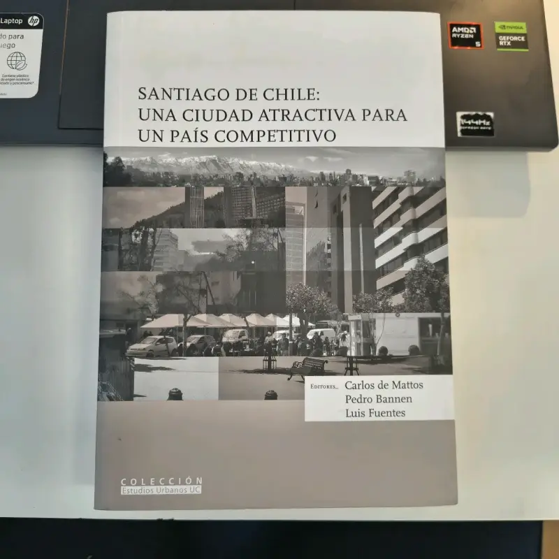 Libro 'Santiago de Chile: Una Ciudad Atractiva' - 1