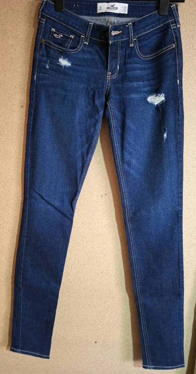Jeans pitillo azul desgastados Hollister