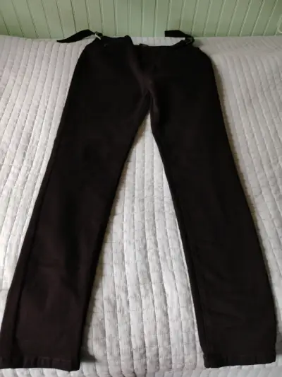 Pantalones negros de mujer con cinturón ajustable - miniatura 3