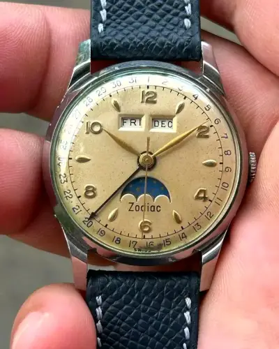 Reloj vintage Zodiac con calendario lunar - miniatura 1