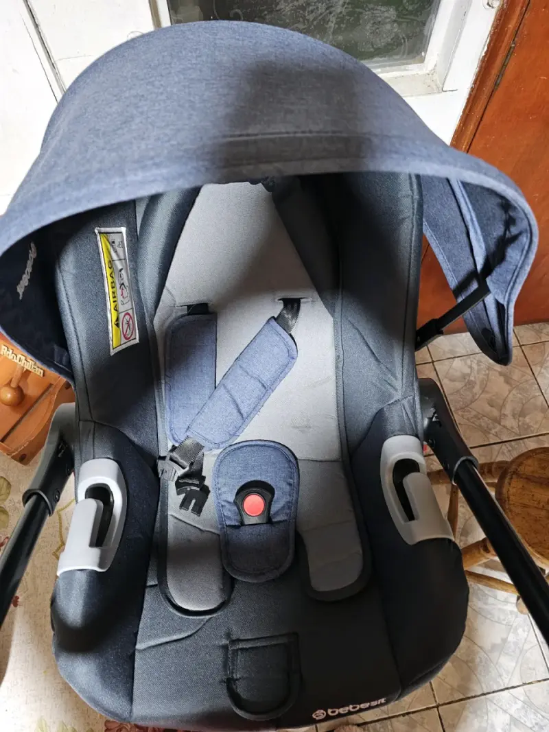 Silla de Auto Bebesit para Bebé con Capota - 1