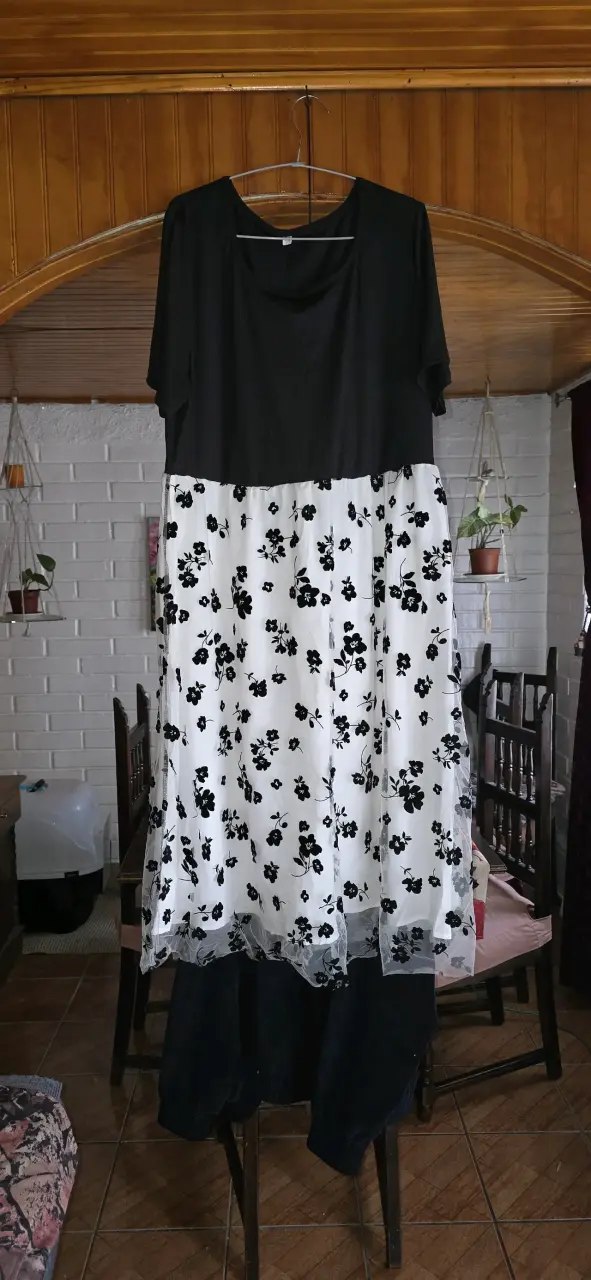 Vestido bicolor con estampado floral