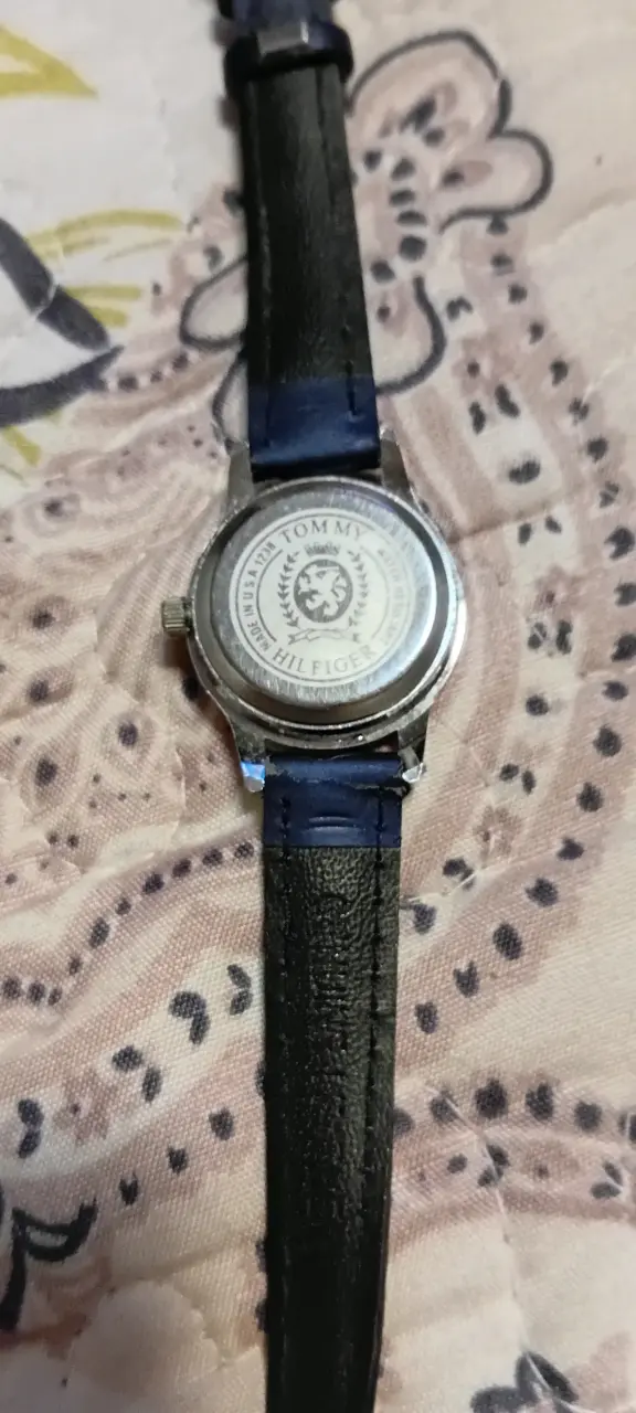 Reloj Tommy Hilfiger con correa tricolor - 2
