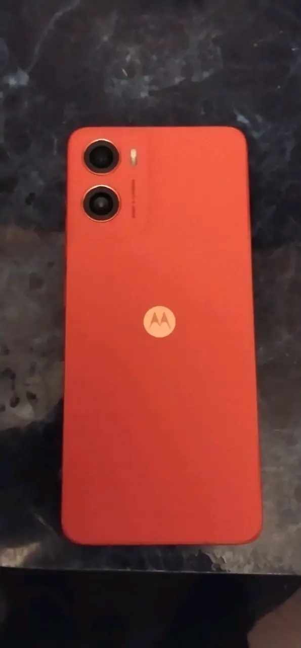 Smartphone Motorola G 06 en buen estado - 3