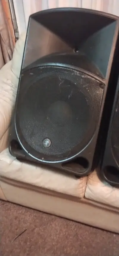 Parlantes profesionales Mackie de 15 " Pasivos - miniatura 2