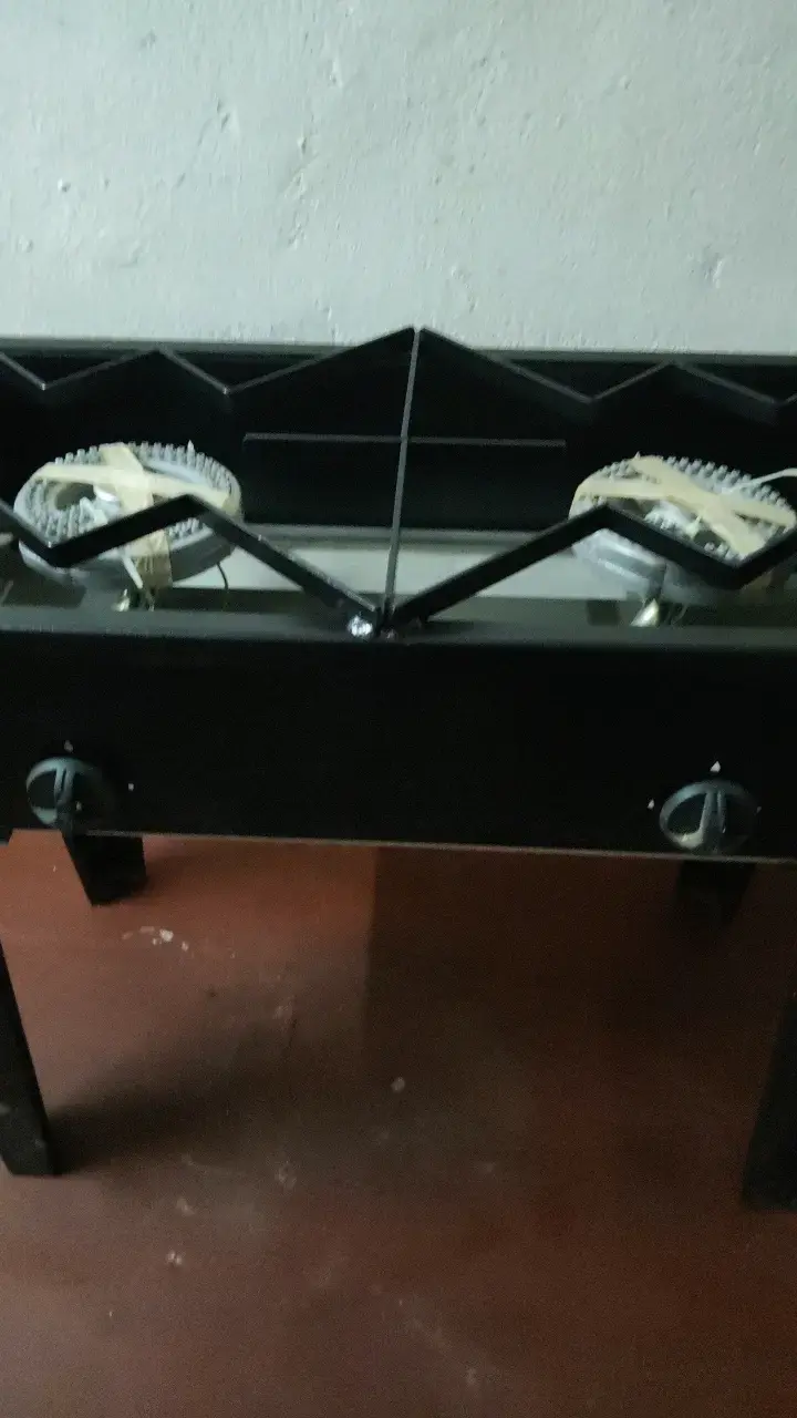 Cocina a gas de dos quemadores negra - 3