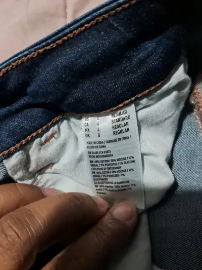 Jeans American Eagle desgastados para mujer - miniatura 3