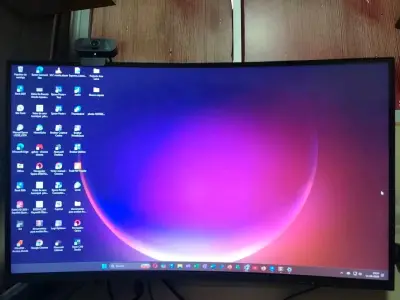 Monitor curvo de 27 pulgadas R1800 Full HD - miniatura 1