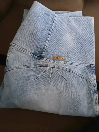 Jeans ajustados de mujer azul - miniatura 2