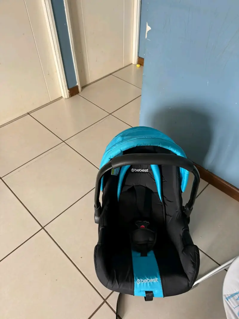 Silla mecedora para bebé con diseño de Mickey Mouse - 2