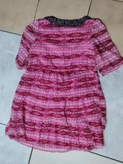 Vestido corto Rapsodia rosa con bordado - miniatura 3