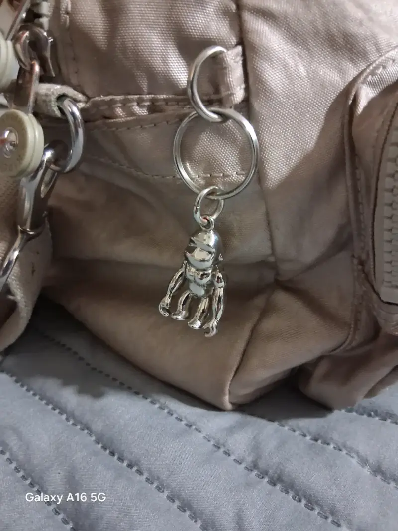 Bolso Kipling beige con múltiples bolsillos - 3