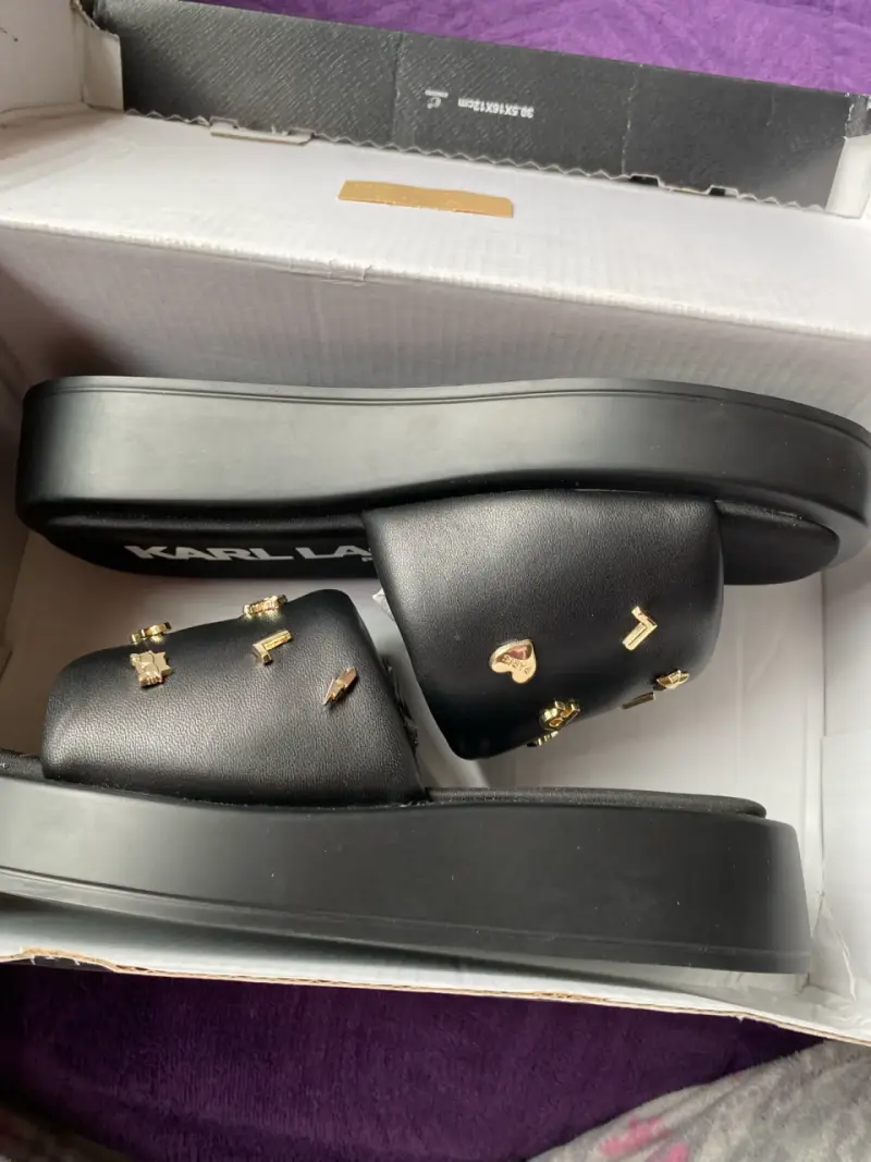 Sandalias negras con adornos dorados Karl Lagerfeld - 3