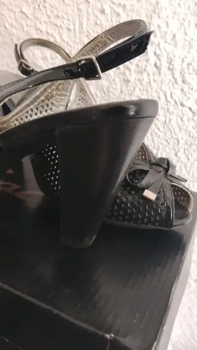 GACEL Sandalias de tacón negras con diseño calado - miniatura 2
