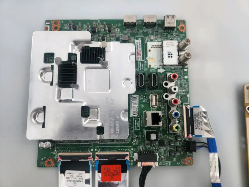 Partes de TV LG 49UJ6510 para reparación - 4