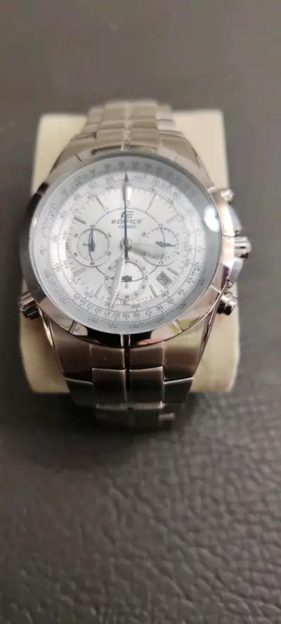 Reloj Casio Edifice Cronógrafo Plateado - miniatura 1