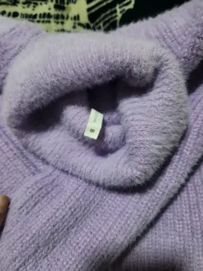 Suéter de lana lila para mujer - miniatura 2
