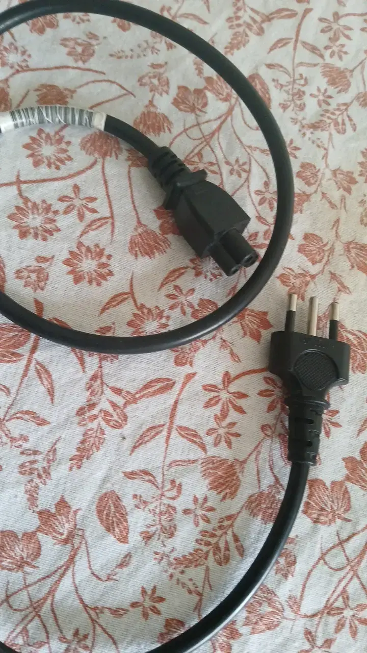 Cargador de laptop con cable de alimentación - 3