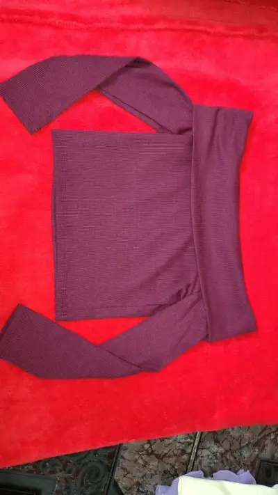 Polera burdeo talla 8 - miniatura 1