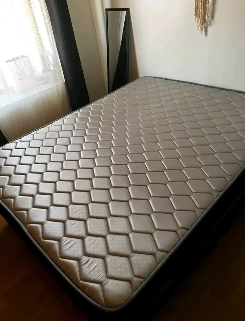 Cama europea marca Celta 2 plazas COMO NUEVA - 2
