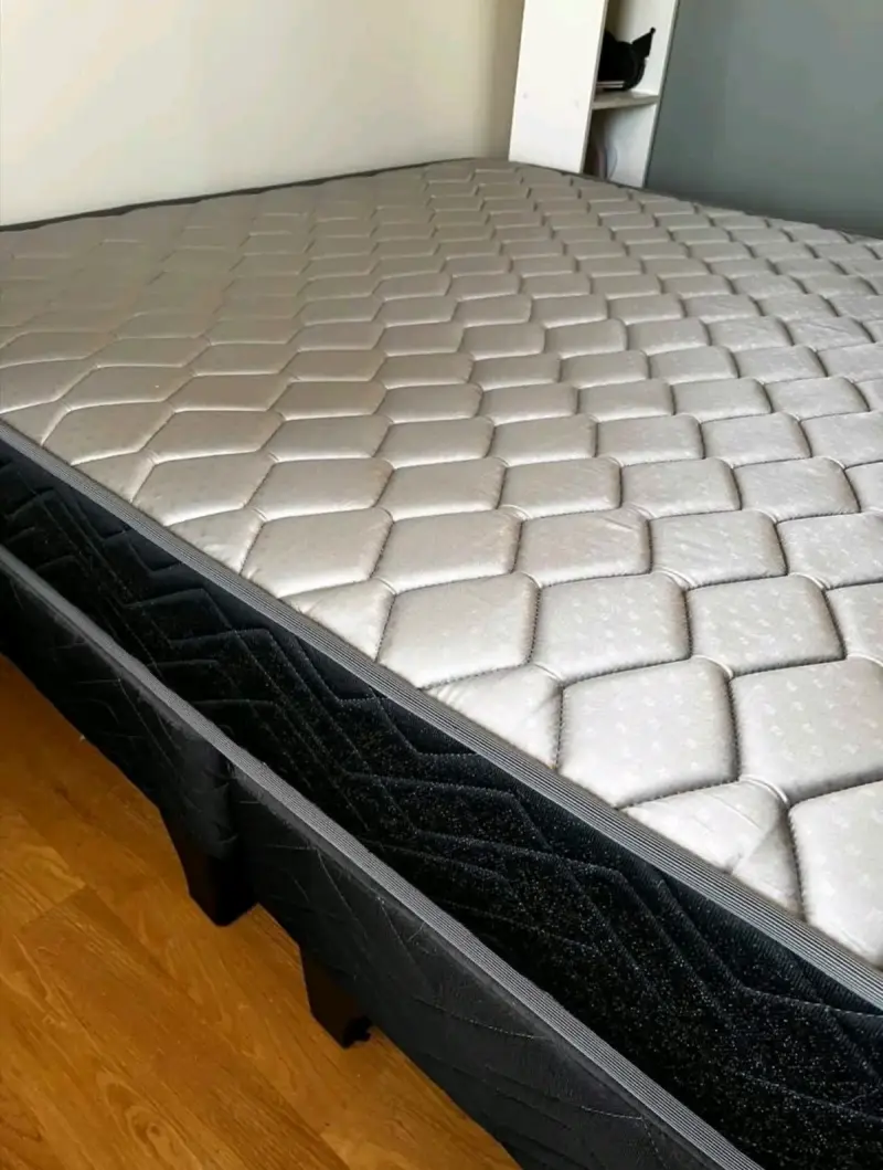 Cama europea marca Celta 2 plazas COMO NUEVA - 3