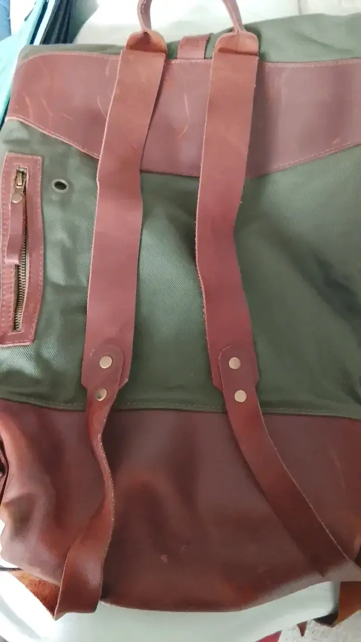 Mochila de lona y cuero con cierre metálico - 2