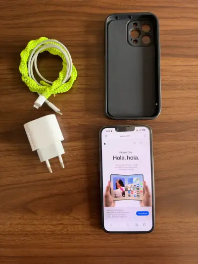 iPhone 13pro con cargador y cable en buen estado - miniatura 5