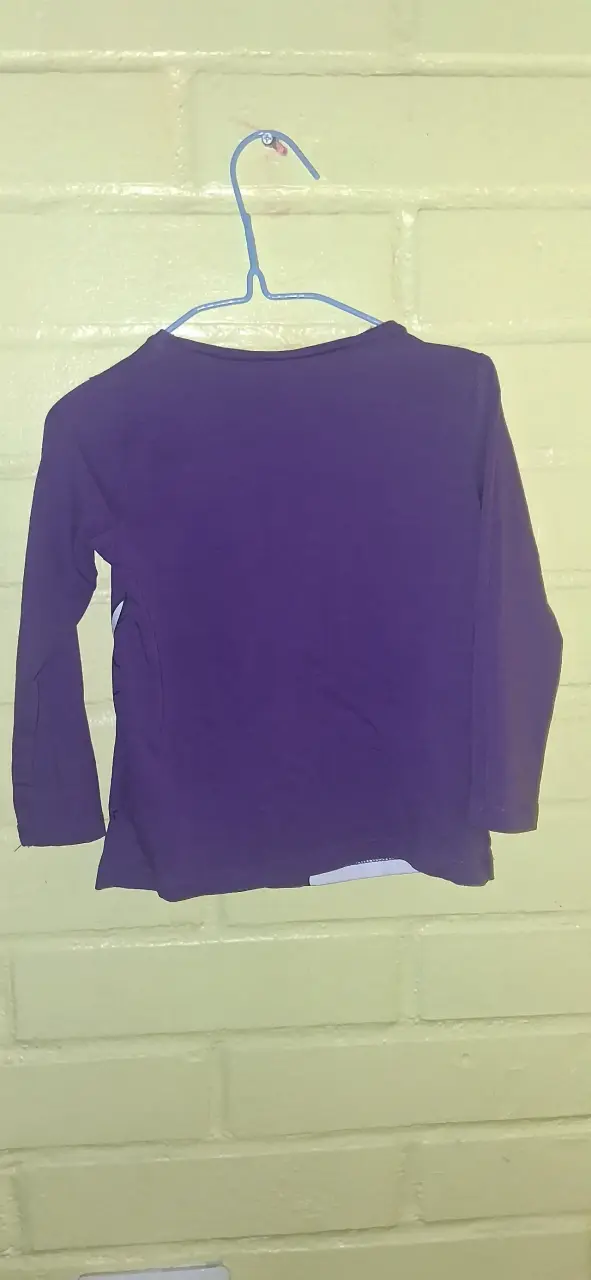 Polera infantil H&M Disney Minnie y Daisy morada - 3