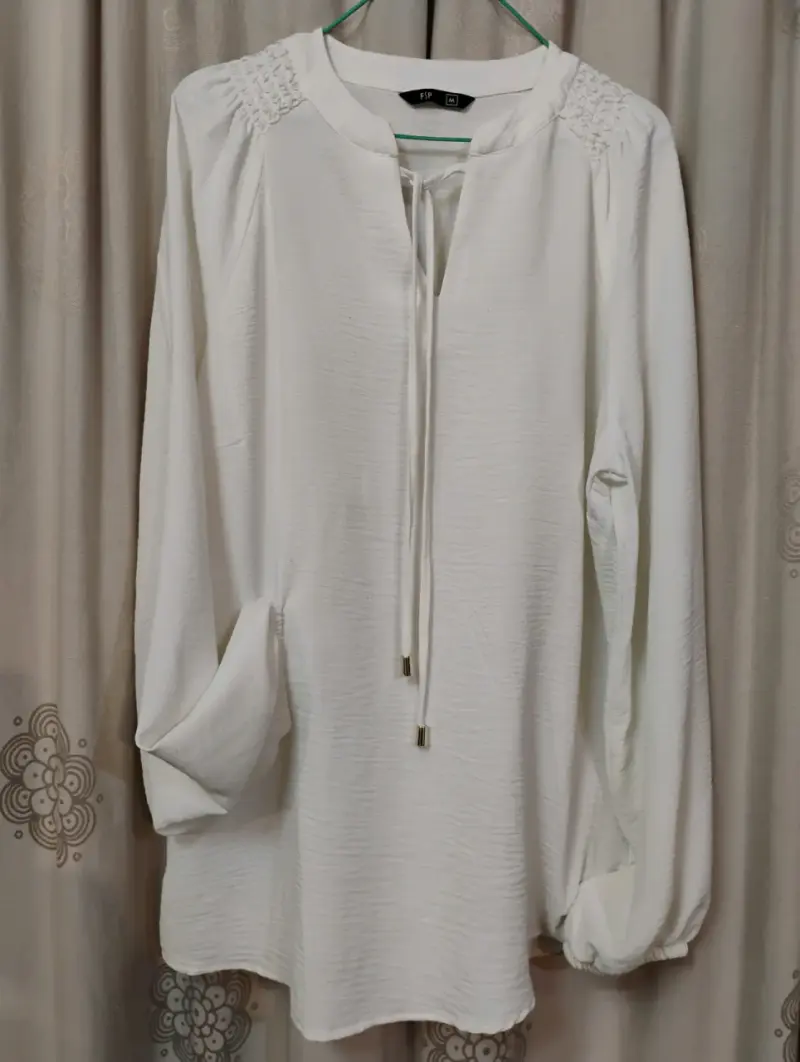 Blusas de mujer color burdeo y blanco talla L y M - 2