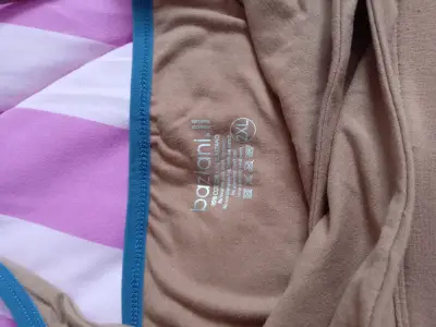 Sostén deportivo beige con ribete azul Baziani - miniatura 3