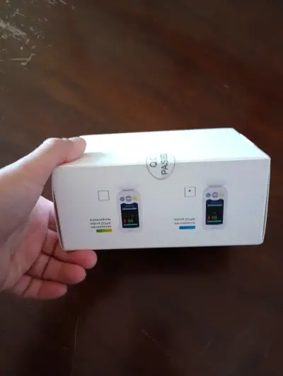 Oxímetro de Pulso Portátil con Pantalla LCD - miniatura 1