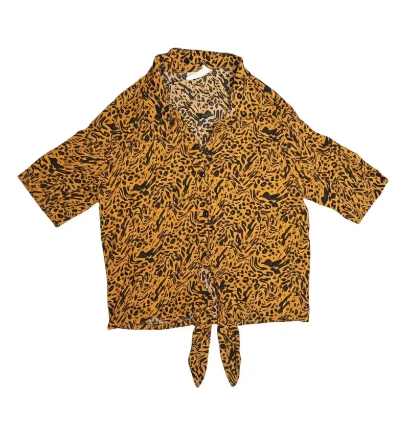 Blusa estampada animal print manga corta