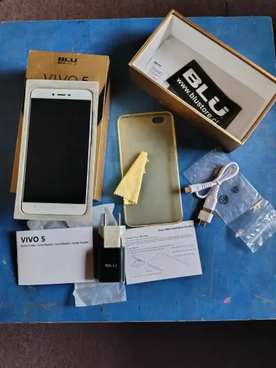 Celular BLU Vivo 5 Dorado Completo Caja Original - miniatura 1