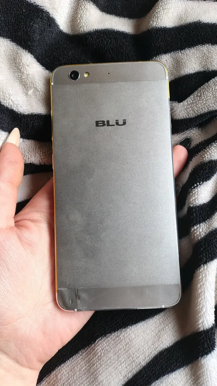 Celular BLU Vivo 5 Dorado Completo Caja Original - 6