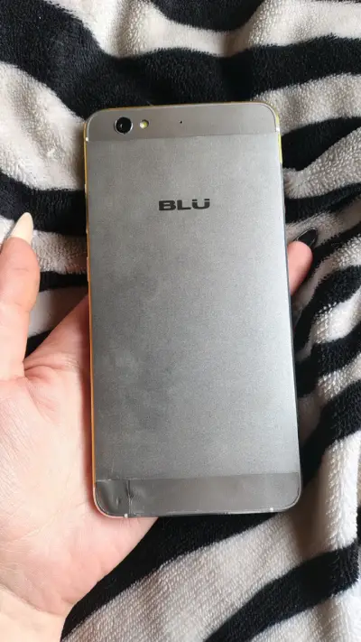 Celular BLU Vivo 5 Dorado Completo Caja Original - miniatura 6