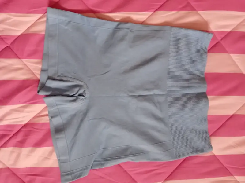 Shorts de compresión azul cielo para mujer - 2