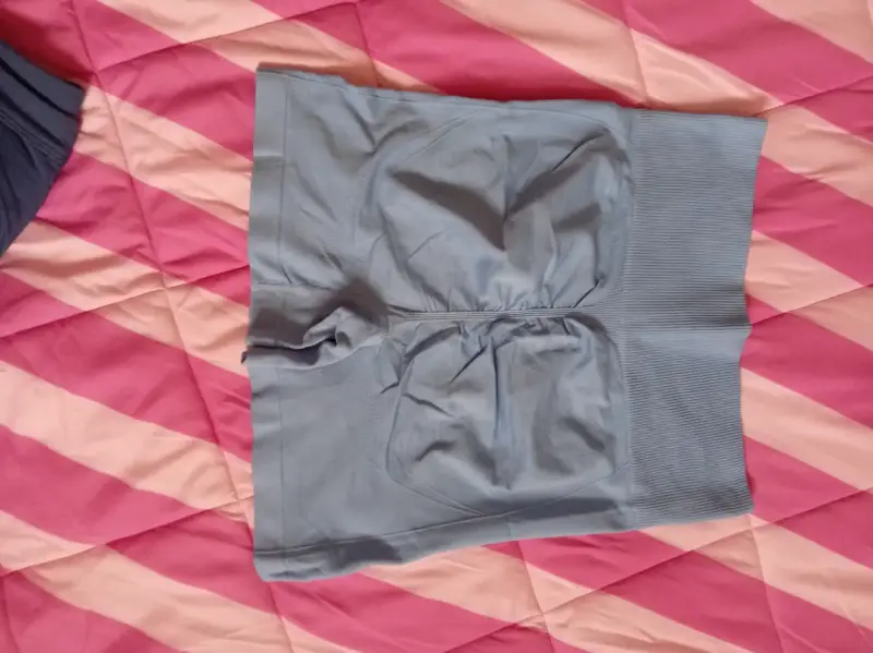 Shorts de compresión azul cielo para mujer - 3