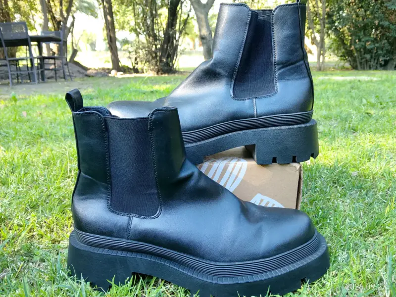 Botines Chelsea de cuero negro con plataforma - 1