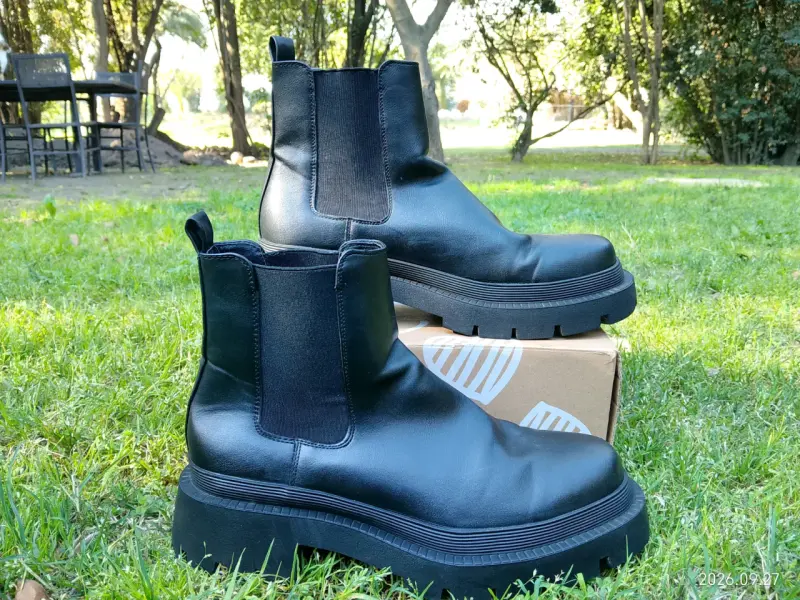 Botines Chelsea de cuero negro con plataforma - 2