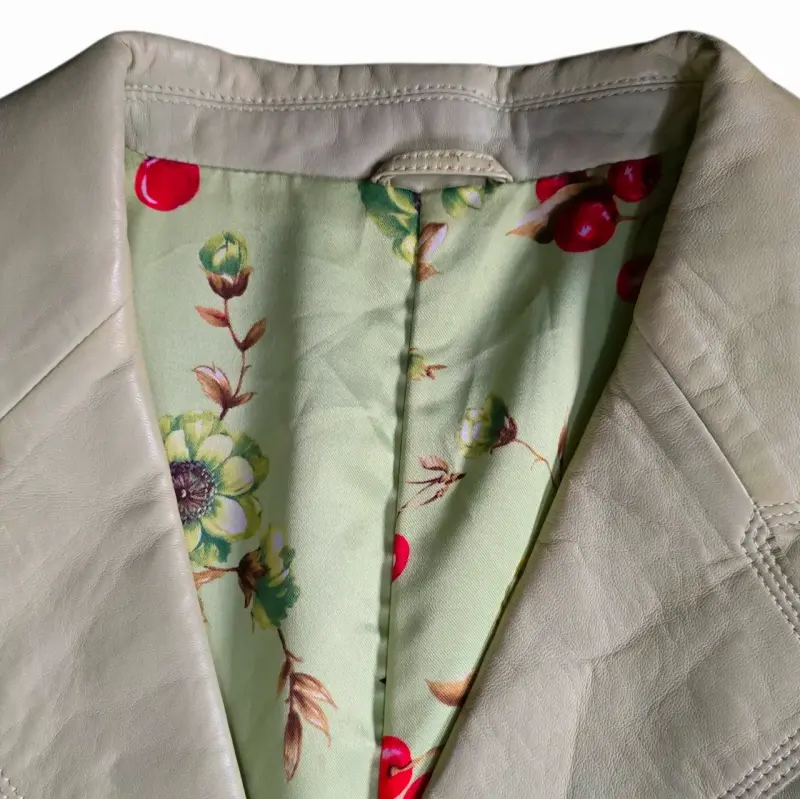 Abrigo beige con forro floral para mujer - 3