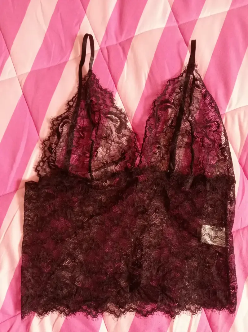 Bralette de encaje negro para mujer
