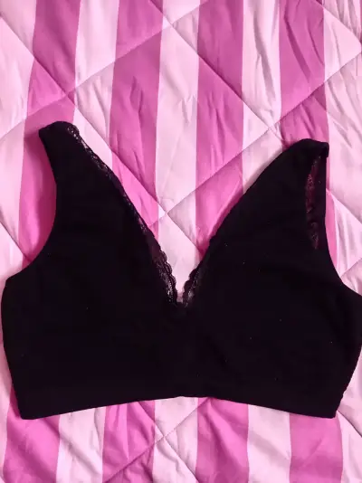 Sostén negro con encaje talla XL - miniatura 1